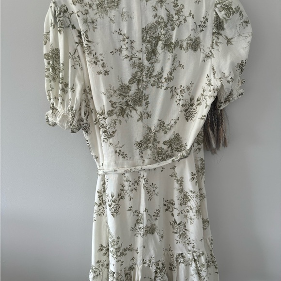 white & green floral wrap dress // antonio melani size 6 - Picture 6 of 7